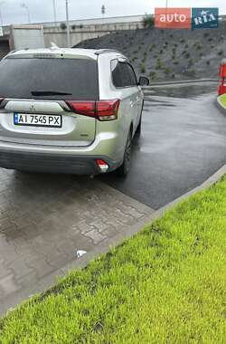 Внедорожник / Кроссовер Mitsubishi Outlander 2020 в 