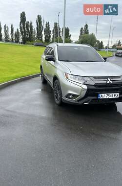 Внедорожник / Кроссовер Mitsubishi Outlander 2020 в 