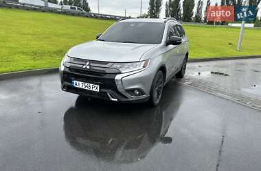 Внедорожник / Кроссовер Mitsubishi Outlander 2020 в 