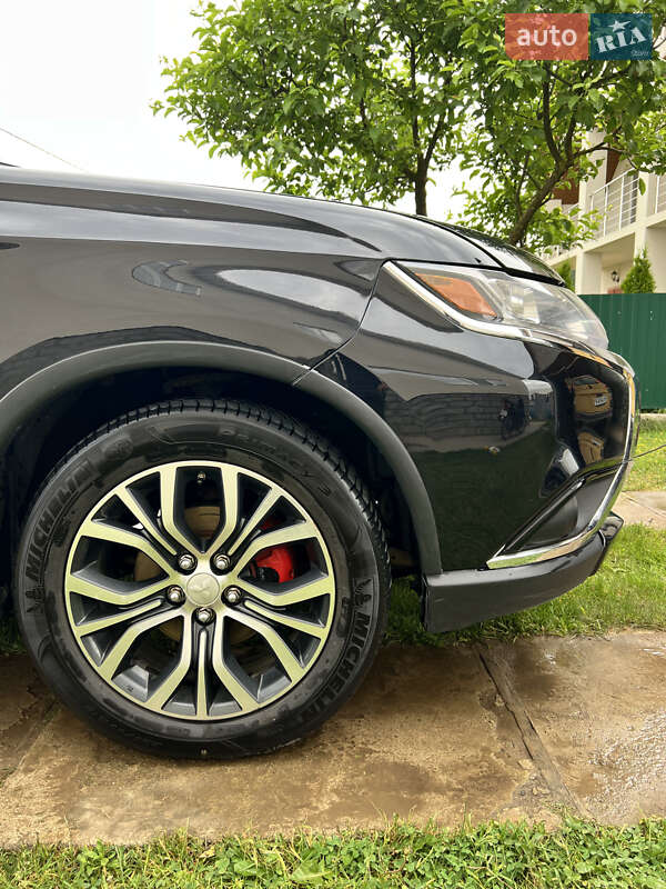Внедорожник / Кроссовер Mitsubishi Outlander 2015 в Тернополе