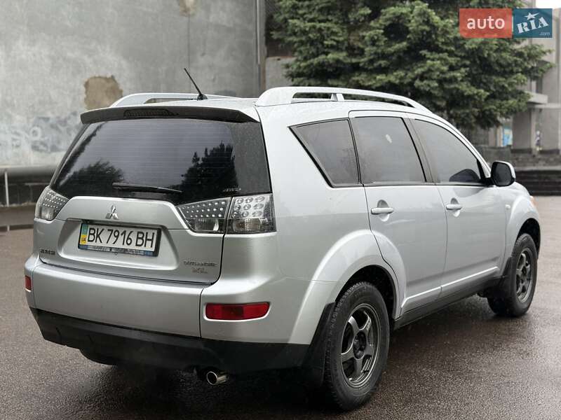 Внедорожник / Кроссовер Mitsubishi Outlander 2007 в Ровно