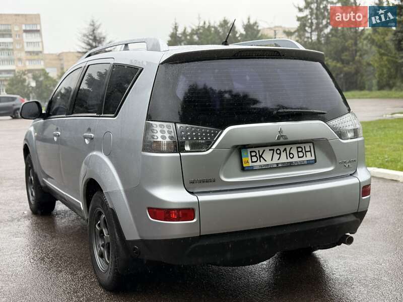 Внедорожник / Кроссовер Mitsubishi Outlander 2007 в Ровно