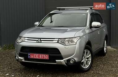 Позашляховик / Кросовер Mitsubishi Outlander 2015 в Трускавці