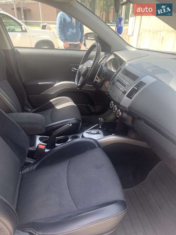 Позашляховик / Кросовер Mitsubishi Outlander 2010 в Кропивницькому