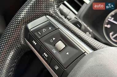 Позашляховик / Кросовер Mitsubishi Outlander 2022 в 