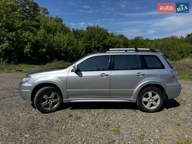 Внедорожник / Кроссовер Mitsubishi Outlander 2008 в 