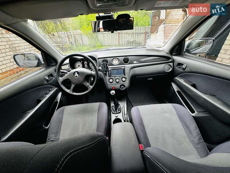 Внедорожник / Кроссовер Mitsubishi Outlander 2008 в Харькове фото 8 Внедорожник / Кроссовер Mitsubishi Outlander 2008 в Харькове