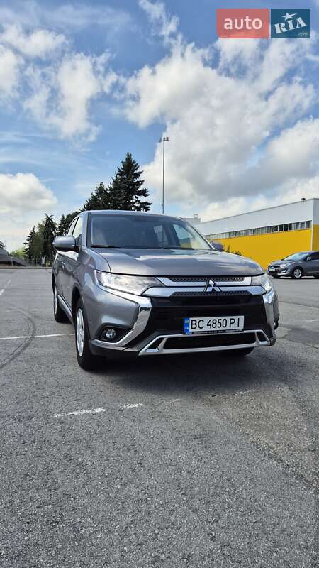 Позашляховик / Кросовер Mitsubishi Outlander 2021 в Запоріжжі