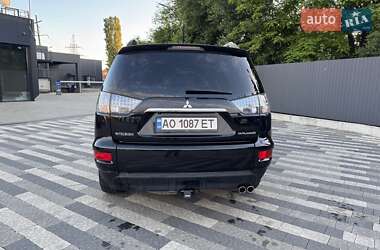 Внедорожник / Кроссовер Mitsubishi Outlander 2012 в 