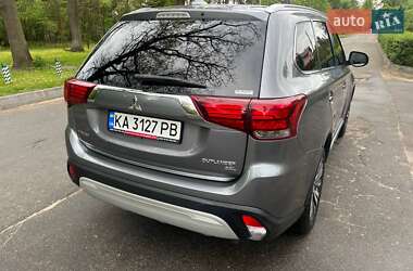 Внедорожник / Кроссовер Mitsubishi Outlander 2018 в 