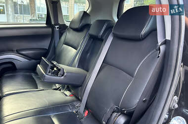 Внедорожник / Кроссовер Mitsubishi Outlander 2008 в 