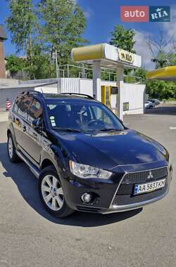 Позашляховик / Кросовер Mitsubishi Outlander 2010 в Києві