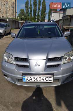 Внедорожник / Кроссовер Mitsubishi Outlander 2006 в Киеве
