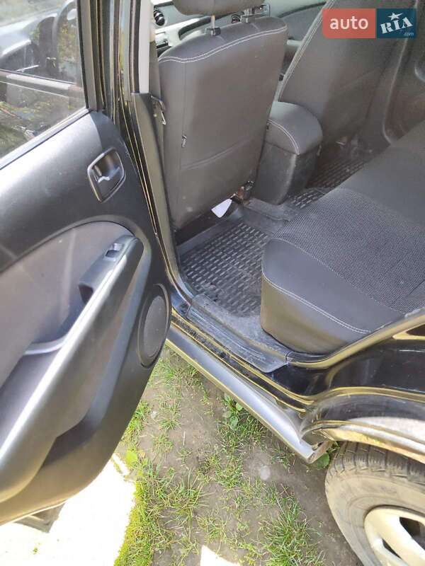 Внедорожник / Кроссовер Mitsubishi Outlander 2008 в Буштыне