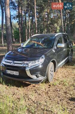 Внедорожник / Кроссовер Mitsubishi Outlander 2015 в Полтаве