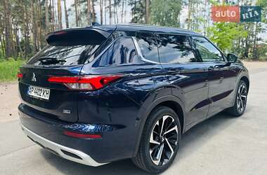 Позашляховик / Кросовер Mitsubishi Outlander 2021 в 