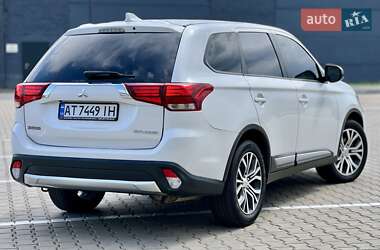 Внедорожник / Кроссовер Mitsubishi Outlander 2018 в 