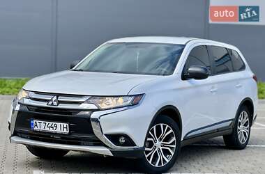Внедорожник / Кроссовер Mitsubishi Outlander 2018 в 