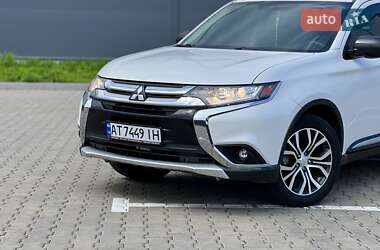 Внедорожник / Кроссовер Mitsubishi Outlander 2018 в 