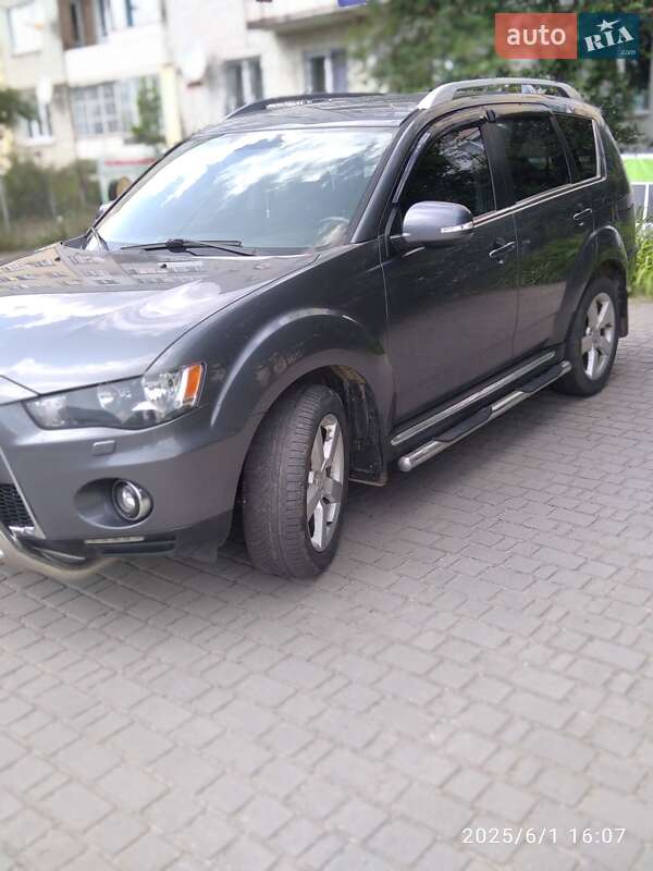 Позашляховик / Кросовер Mitsubishi Outlander 2010 в 