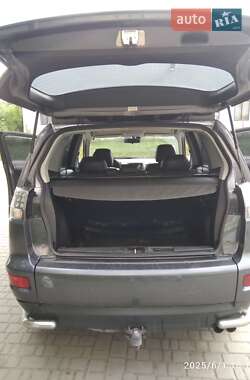 Позашляховик / Кросовер Mitsubishi Outlander 2010 в 