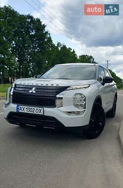 Внедорожник / Кроссовер Mitsubishi Outlander 2022 в Киеве