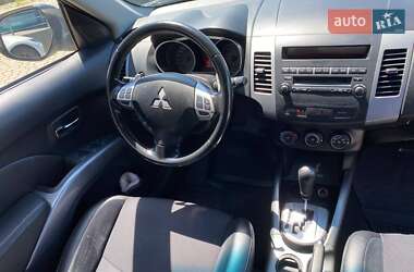Позашляховик / Кросовер Mitsubishi Outlander 2012 в 