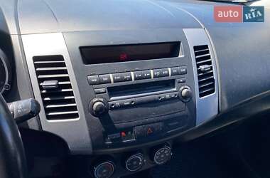Позашляховик / Кросовер Mitsubishi Outlander 2012 в 