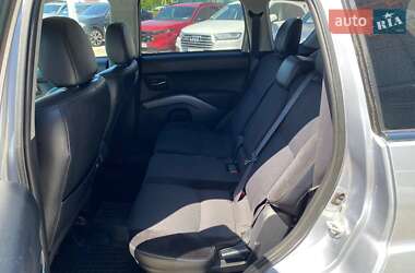 Позашляховик / Кросовер Mitsubishi Outlander 2012 в 