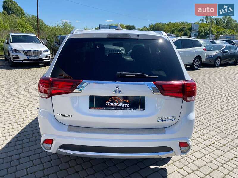 Внедорожник / Кроссовер Mitsubishi Outlander 2018 в Львове