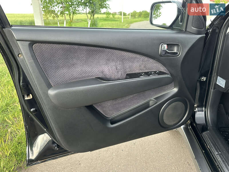 Внедорожник / Кроссовер Mitsubishi Outlander 2004 в Одессе
