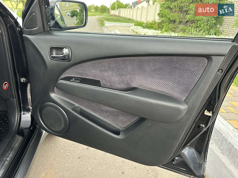 Внедорожник / Кроссовер Mitsubishi Outlander 2004 в Одессе