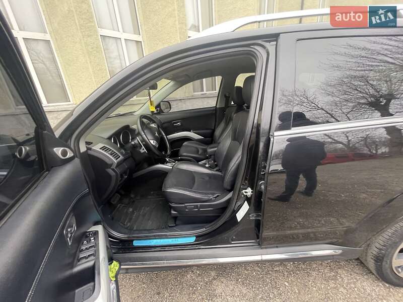 Внедорожник / Кроссовер Mitsubishi Outlander 2010 в Ивано-Франковске