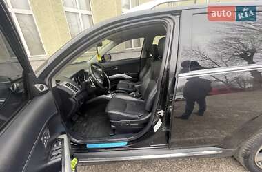 Внедорожник / Кроссовер Mitsubishi Outlander 2010 в 