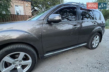 Внедорожник / Кроссовер Mitsubishi Outlander 2010 в 