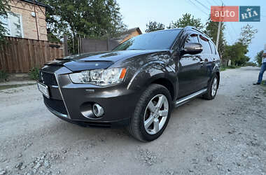 Внедорожник / Кроссовер Mitsubishi Outlander 2010 в 