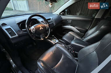 Внедорожник / Кроссовер Mitsubishi Outlander 2010 в 