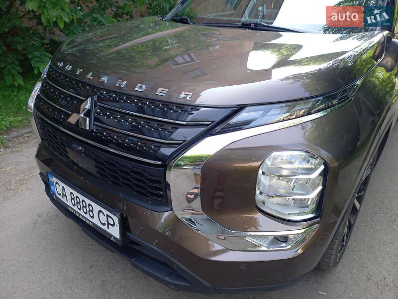 Позашляховик / Кросовер Mitsubishi Outlander 2022 в Черкасах