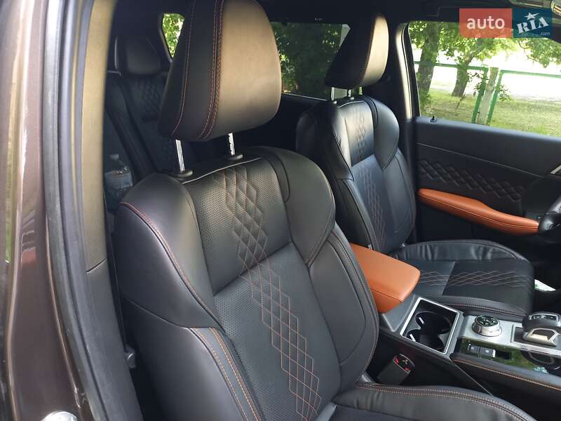 Позашляховик / Кросовер Mitsubishi Outlander 2022 в Черкасах