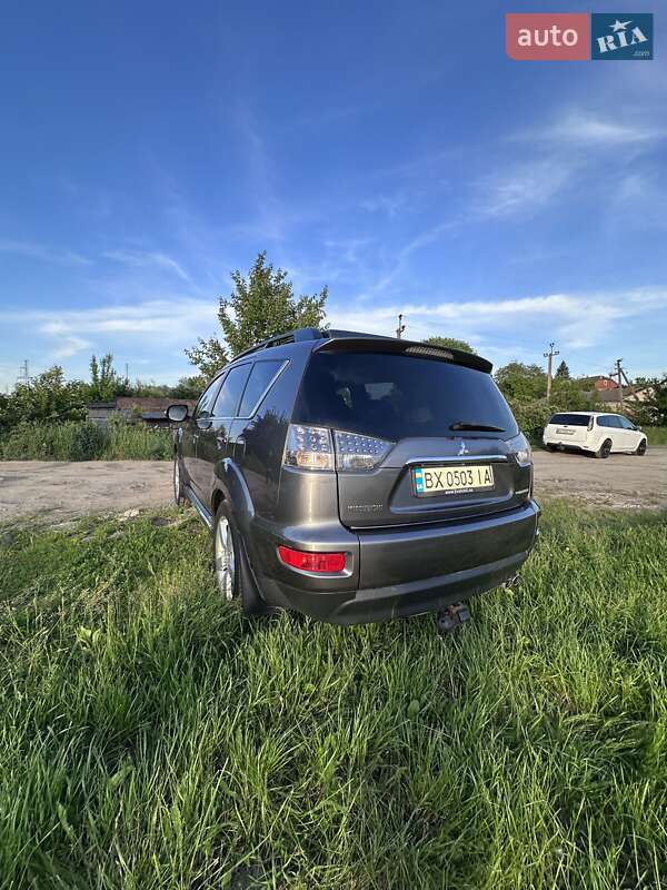 Внедорожник / Кроссовер Mitsubishi Outlander 2012 в Хмельницком