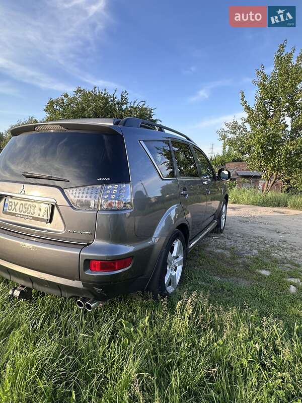 Внедорожник / Кроссовер Mitsubishi Outlander 2012 в Хмельницком