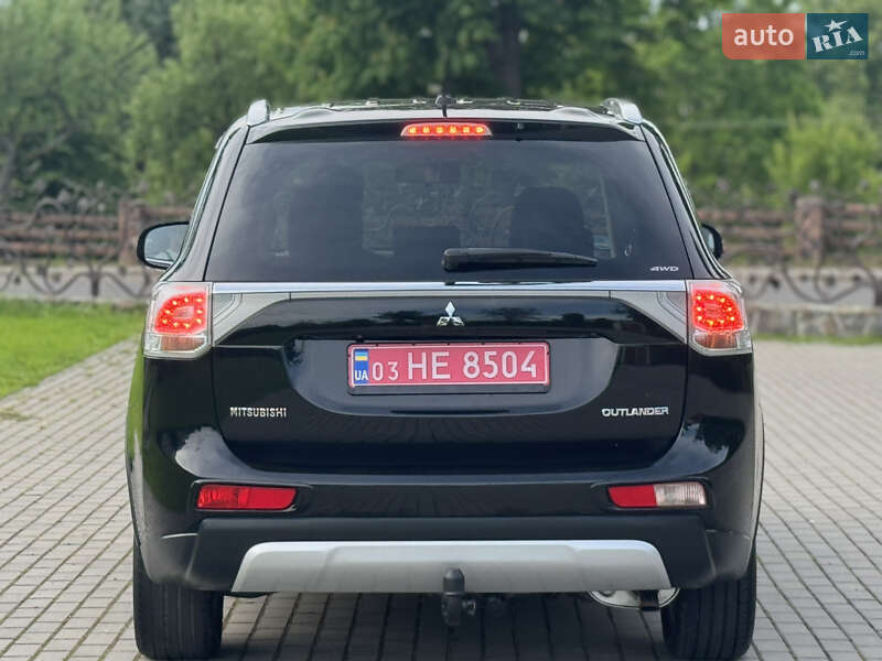 Внедорожник / Кроссовер Mitsubishi Outlander 2015 в Дрогобыче
