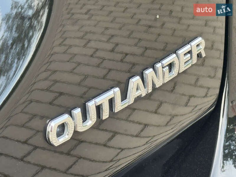 Внедорожник / Кроссовер Mitsubishi Outlander 2015 в Дрогобыче