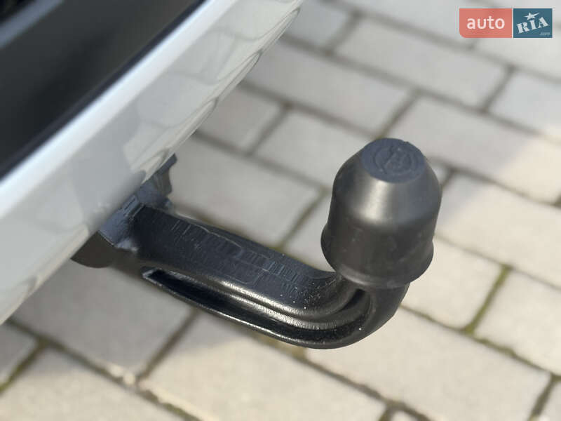 Внедорожник / Кроссовер Mitsubishi Outlander 2015 в Дрогобыче