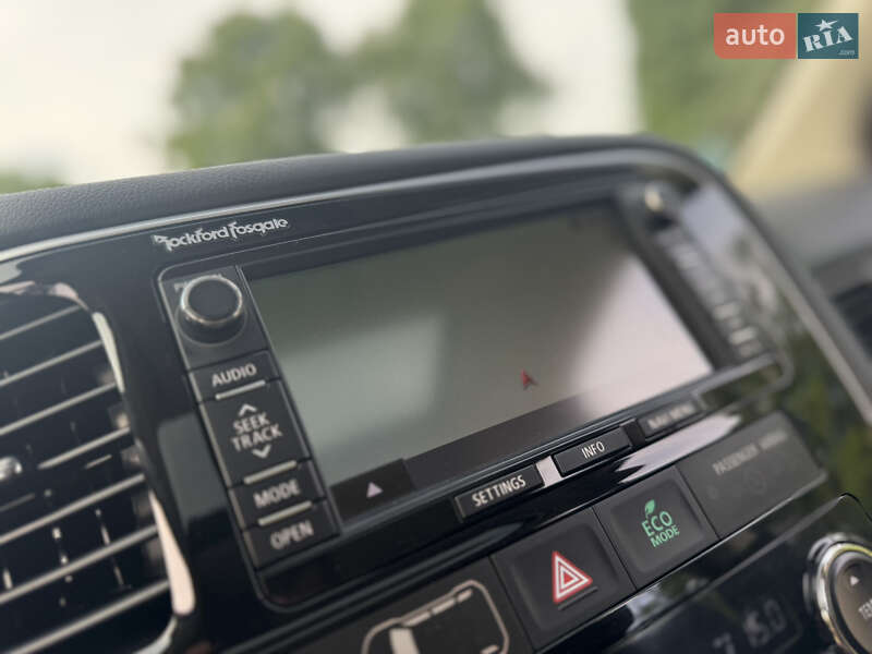 Внедорожник / Кроссовер Mitsubishi Outlander 2015 в Дрогобыче