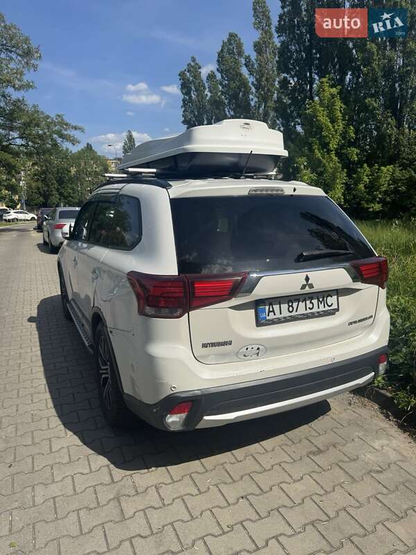 Внедорожник / Кроссовер Mitsubishi Outlander 2015 в Ужгороде