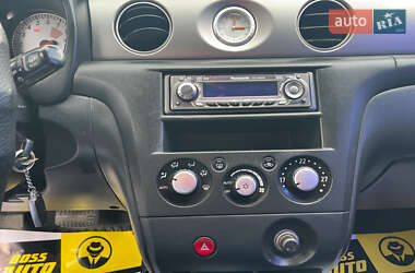 Внедорожник / Кроссовер Mitsubishi Outlander 2006 в 