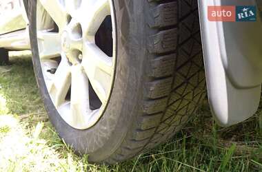 Внедорожник / Кроссовер Mitsubishi Outlander 2012 в 