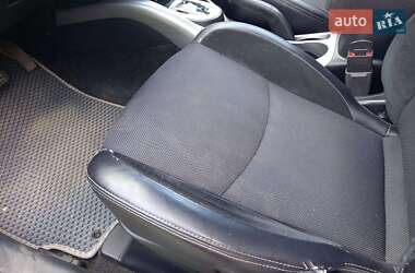 Внедорожник / Кроссовер Mitsubishi Outlander 2012 в 