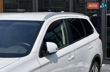 Внедорожник / Кроссовер Mitsubishi Outlander 2021 в 